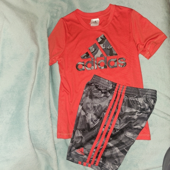 Adidas Red Tee and Patterned Gray Shorts - Picture 1 of 6